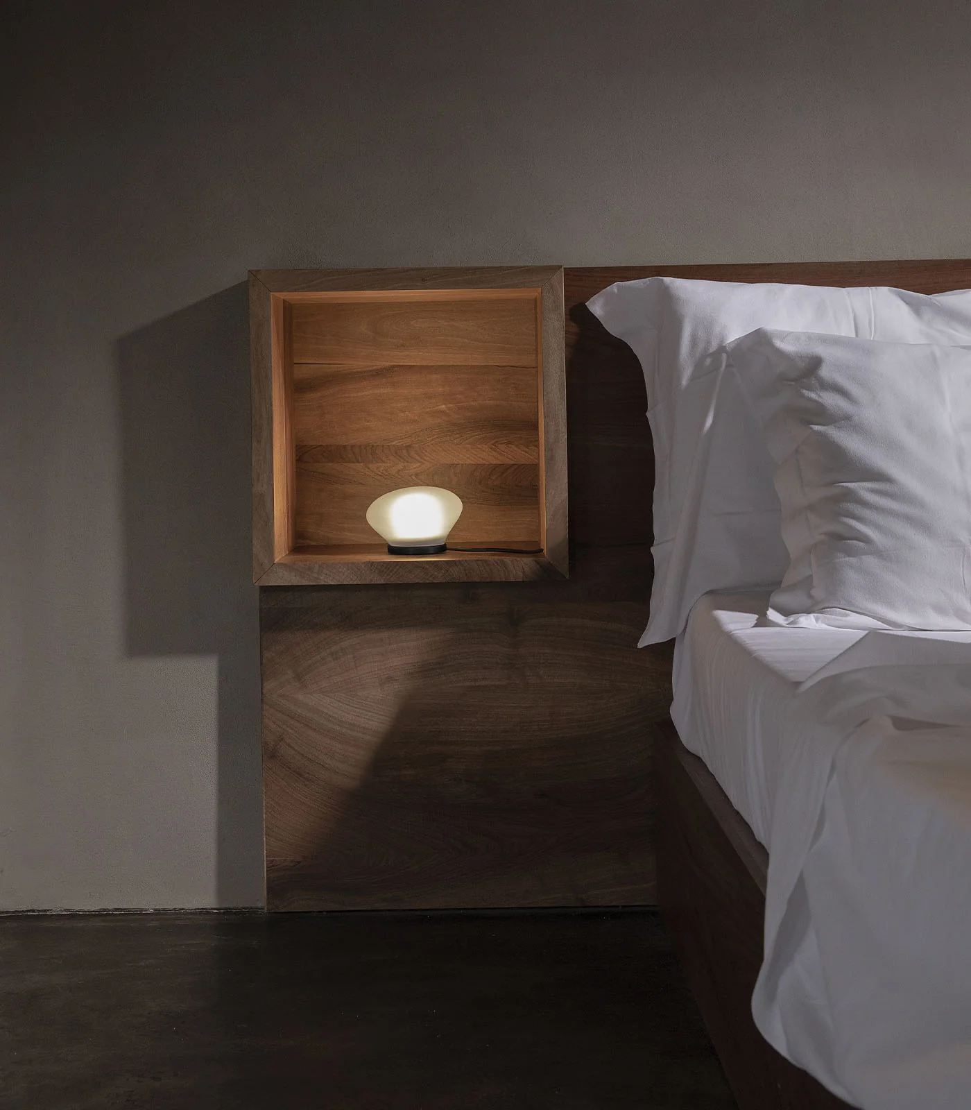 Agua Table Lamp
