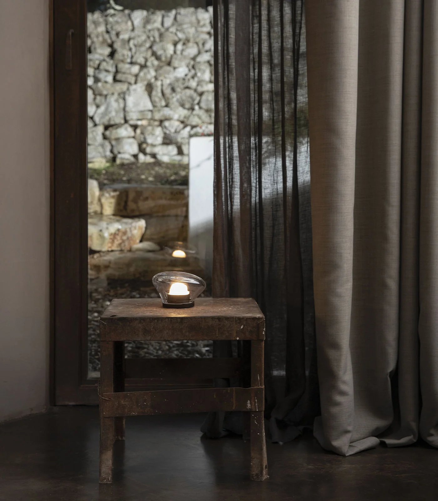 Agua Table Lamp - Image 4