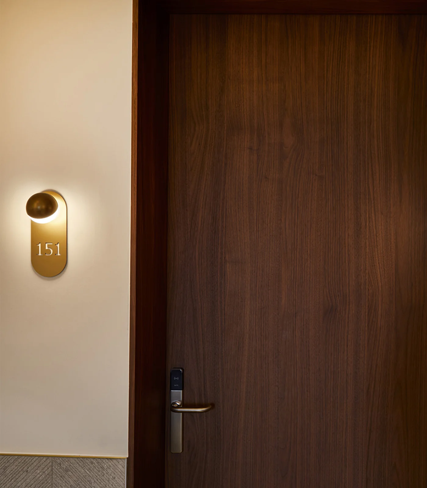Alfi Long Wall Light - Image 4