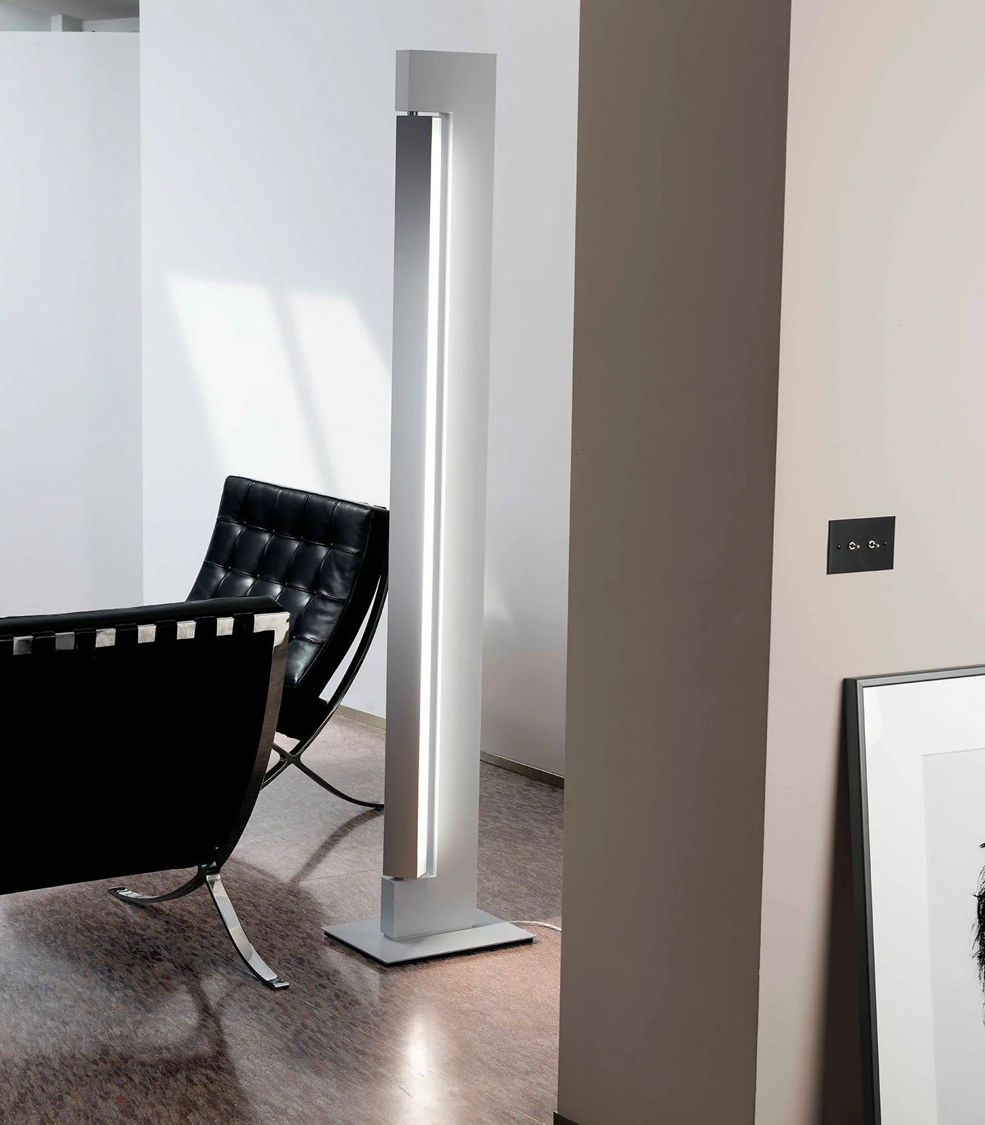 Ara Floor Lamp - Image 11