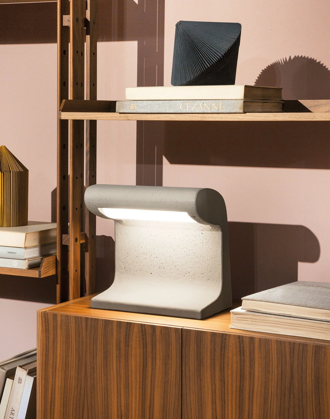 Borne Béton Table Lamp - Image 4
