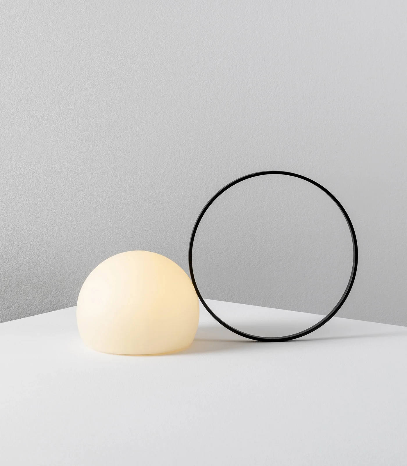 Circ Ring Outdoor Table Lamp - Image 9