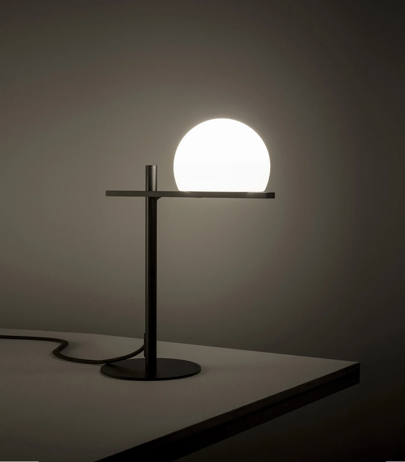Circ Table Lamp - Image 4
