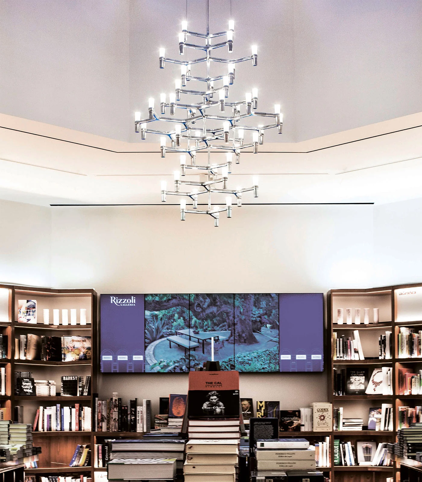 Crown Summa Pendant Light - Image 3