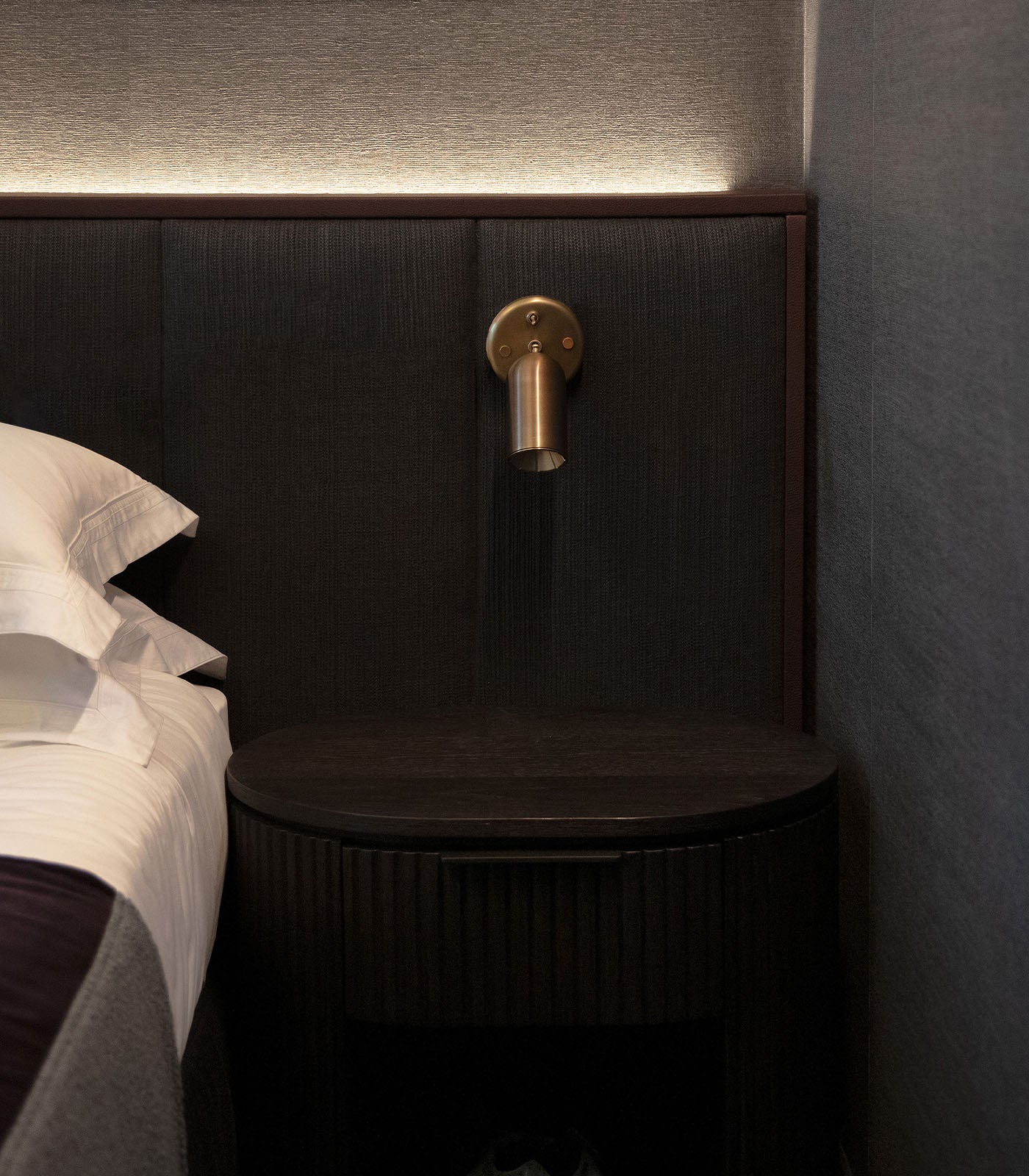 Doma Wall Light