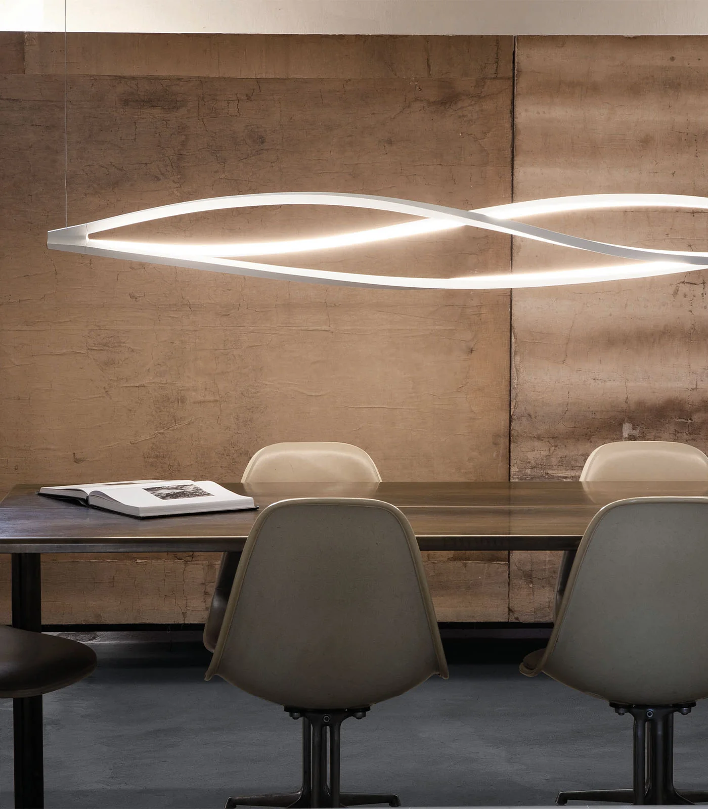In The Wind Horizontal Pendant Light - Image 3