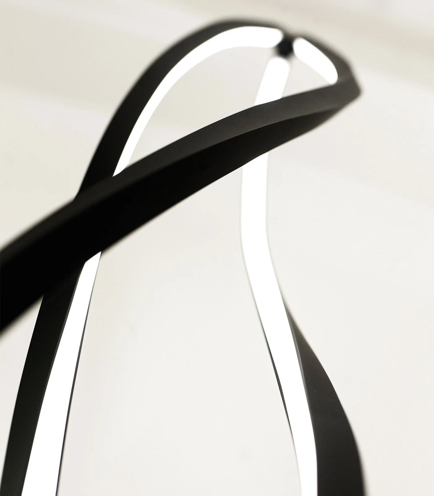 In The Wind Vertical Pendant Light - Image 4