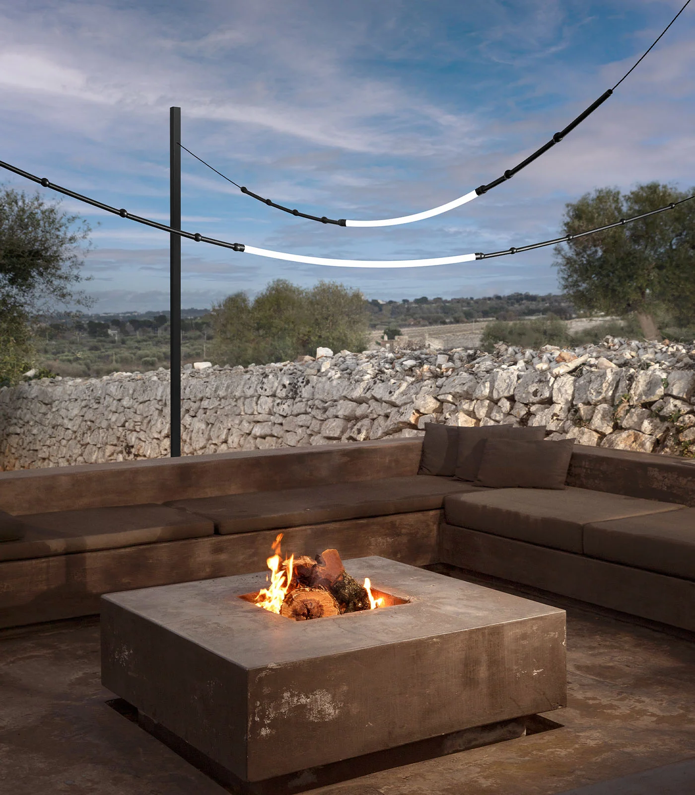 Leda Outdoor Curve Pendant Light - Image 4
