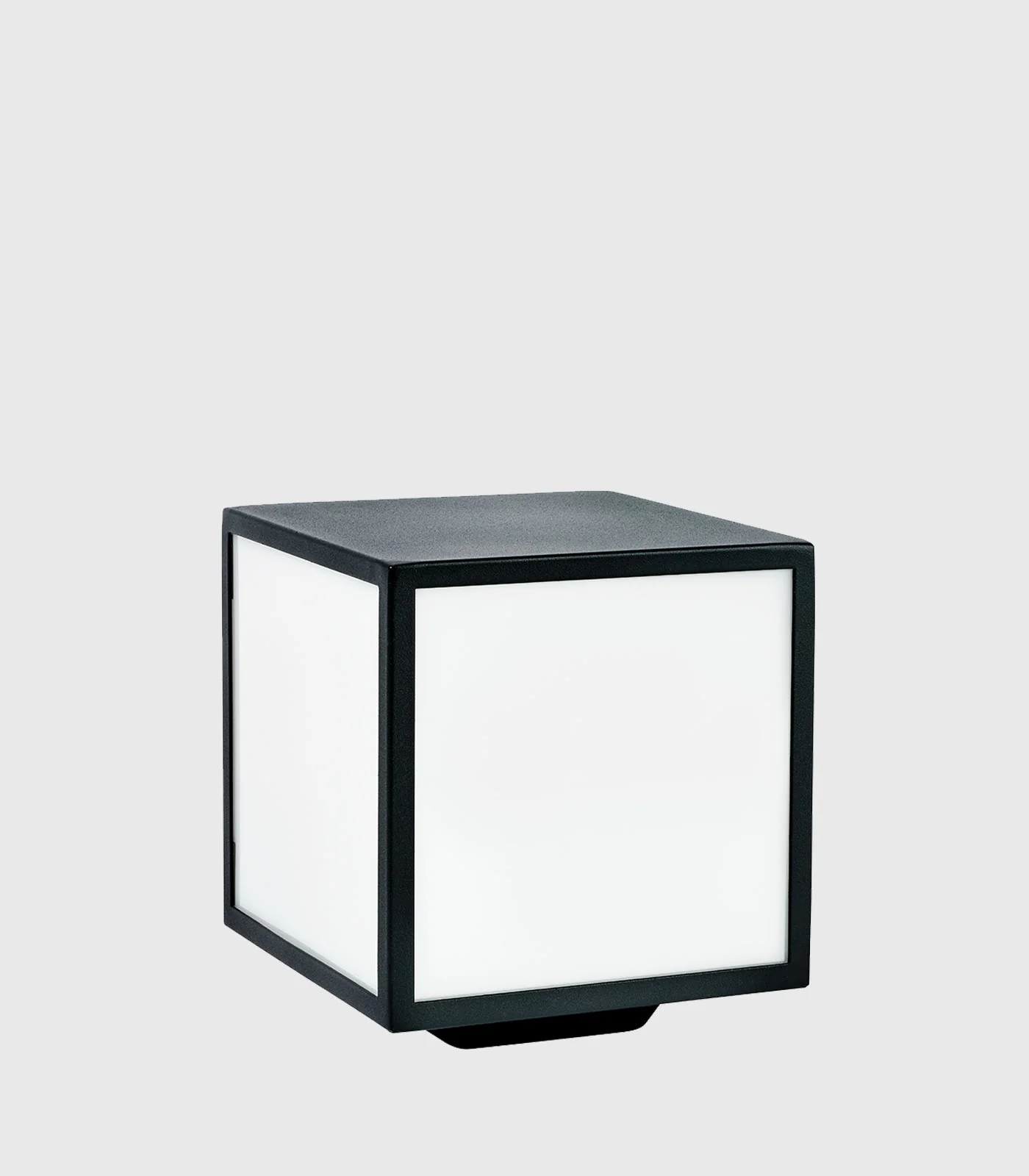 Lofoten Opal Pillar Light