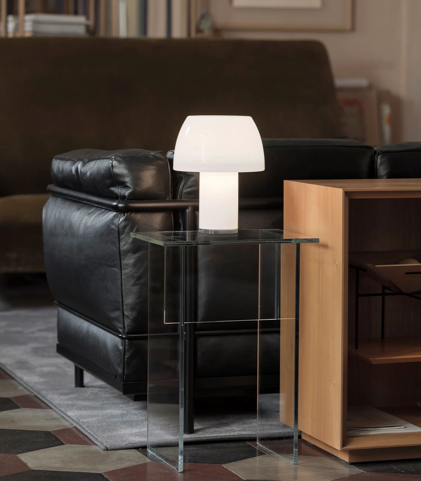 Lorosae Table Lamp - Image 3