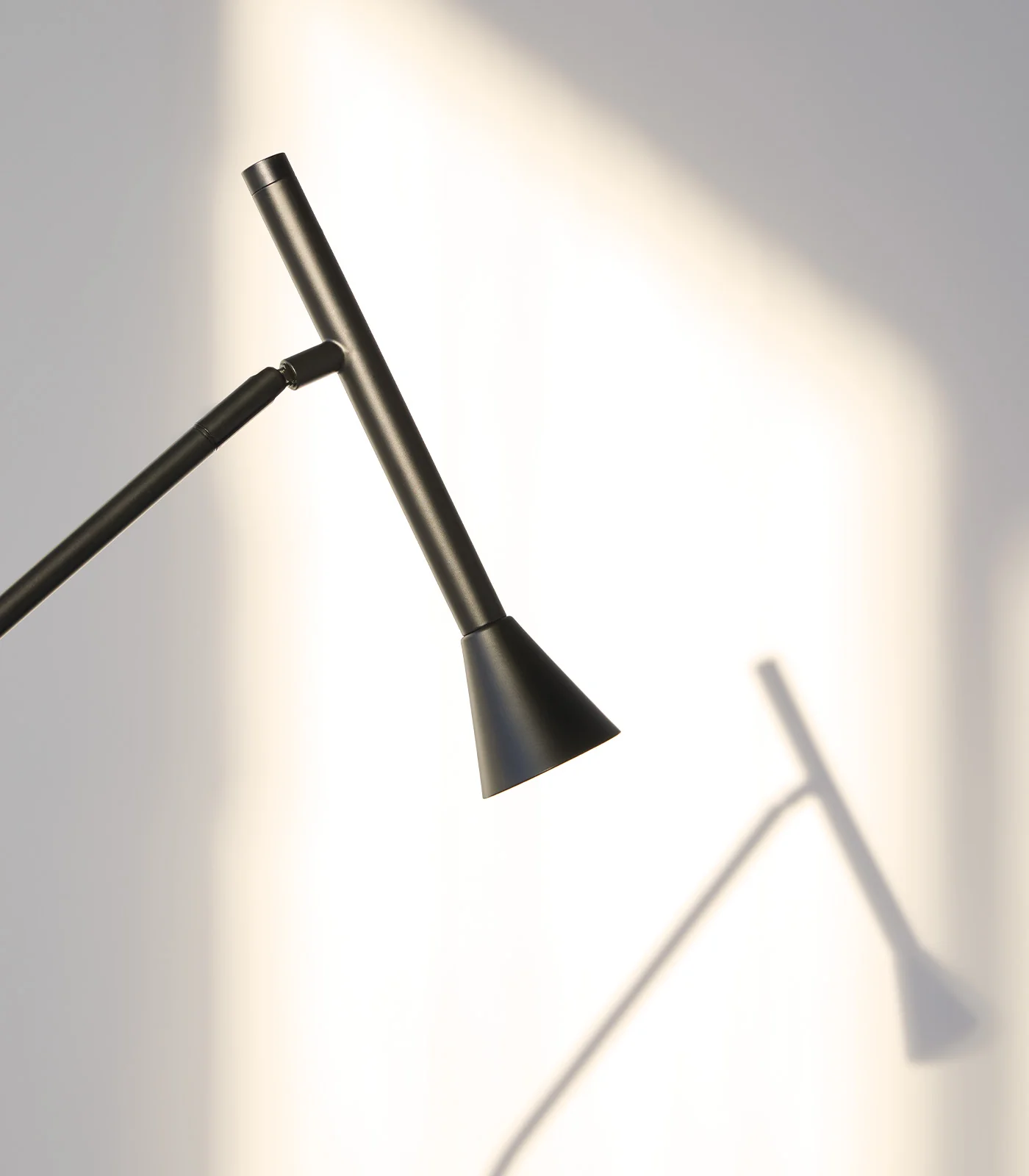 Lyb Floor Lamp - Image 8
