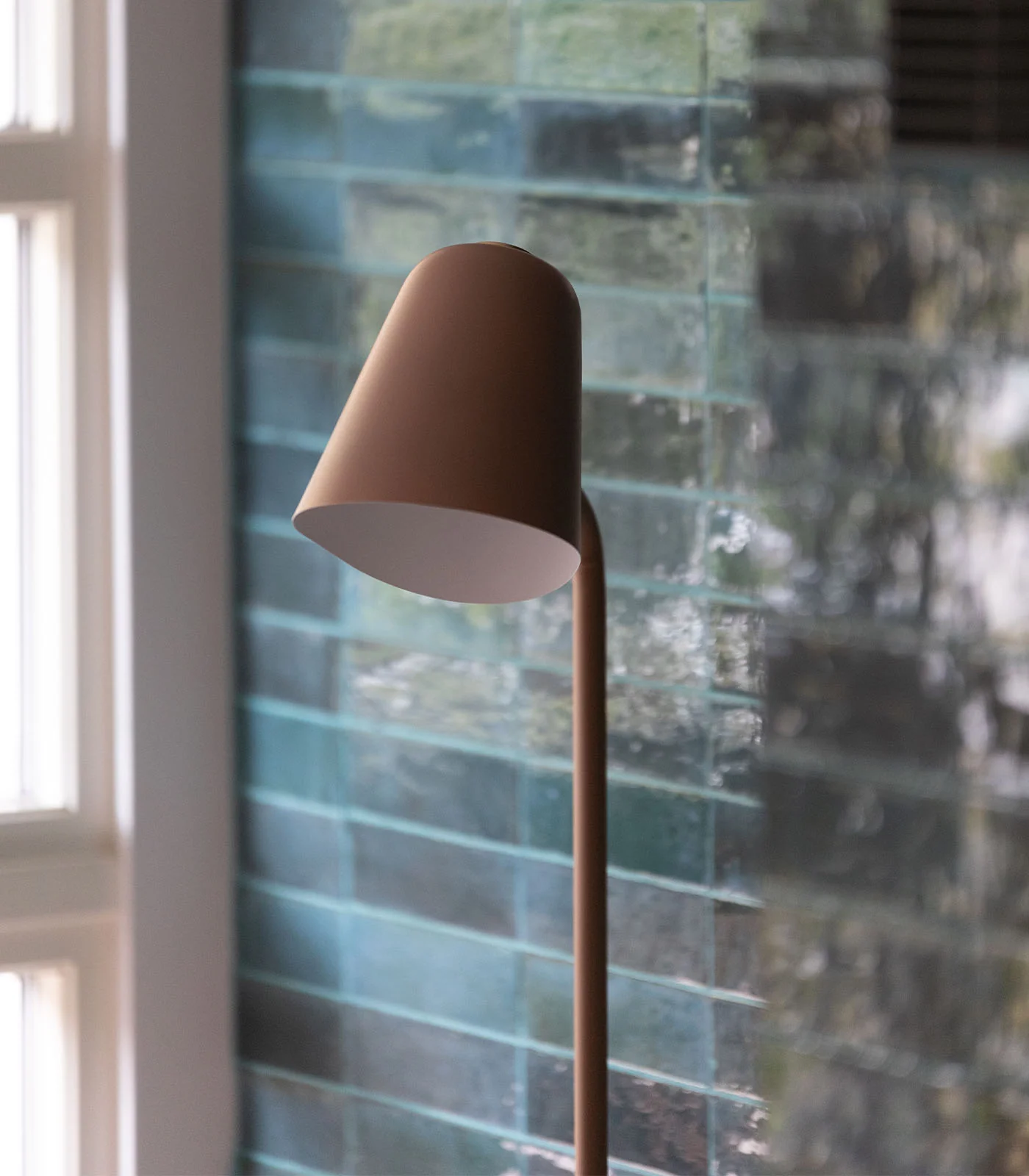 Me Floor Lamp - Image 4