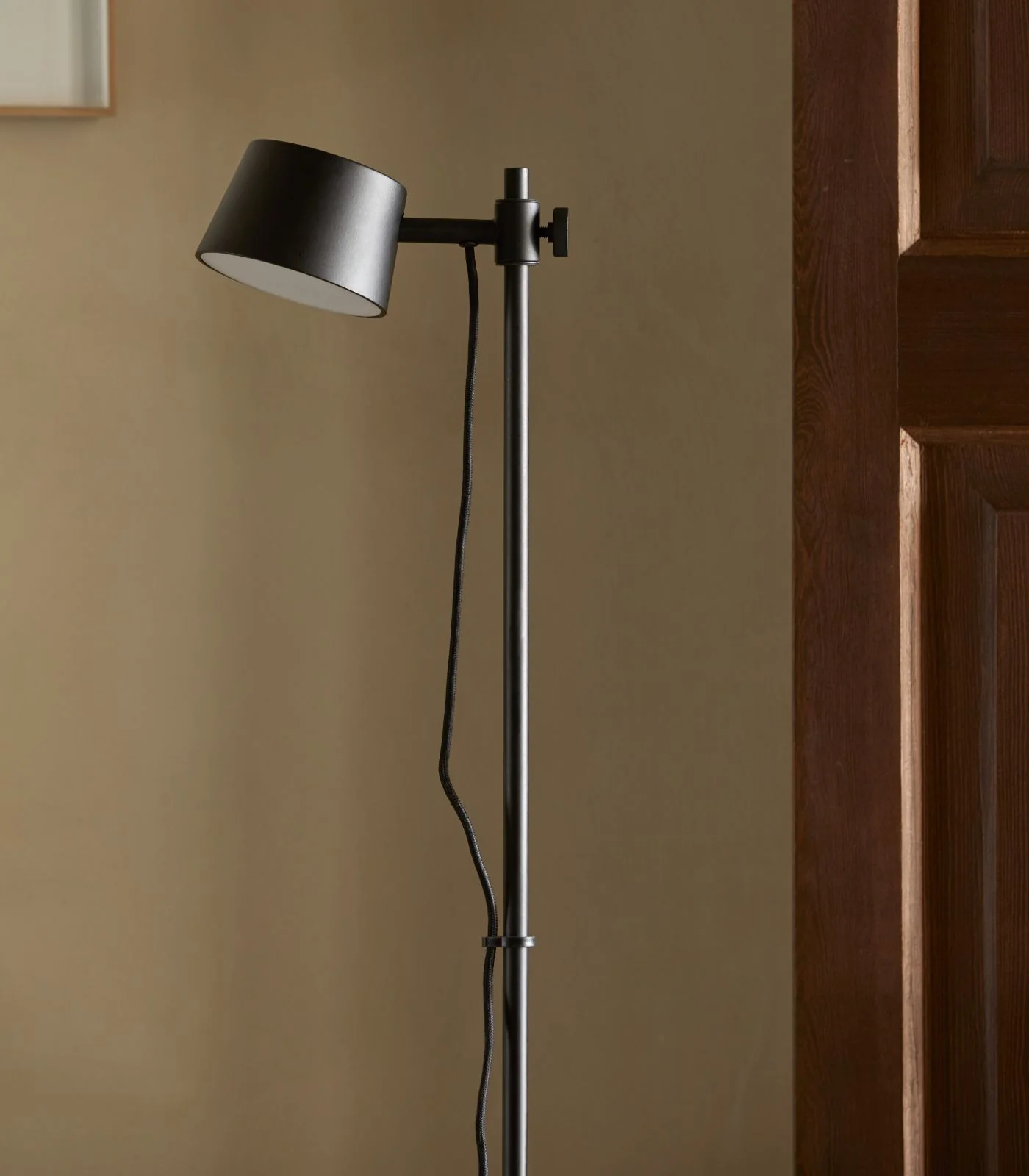 Nera Floor Lamp - Image 3