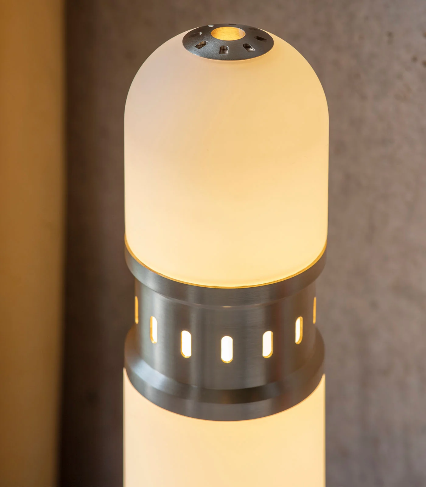 Occulo Table Lamp - Image 3