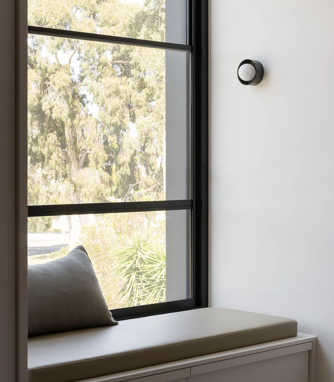 Orb Sur Wall Light - Image 3