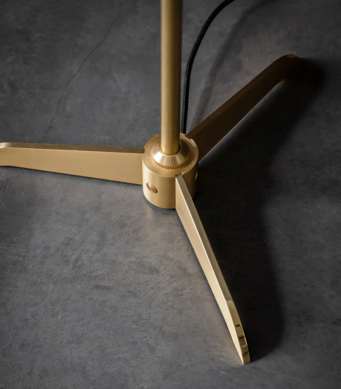 Pennon Floor Light - Image 3
