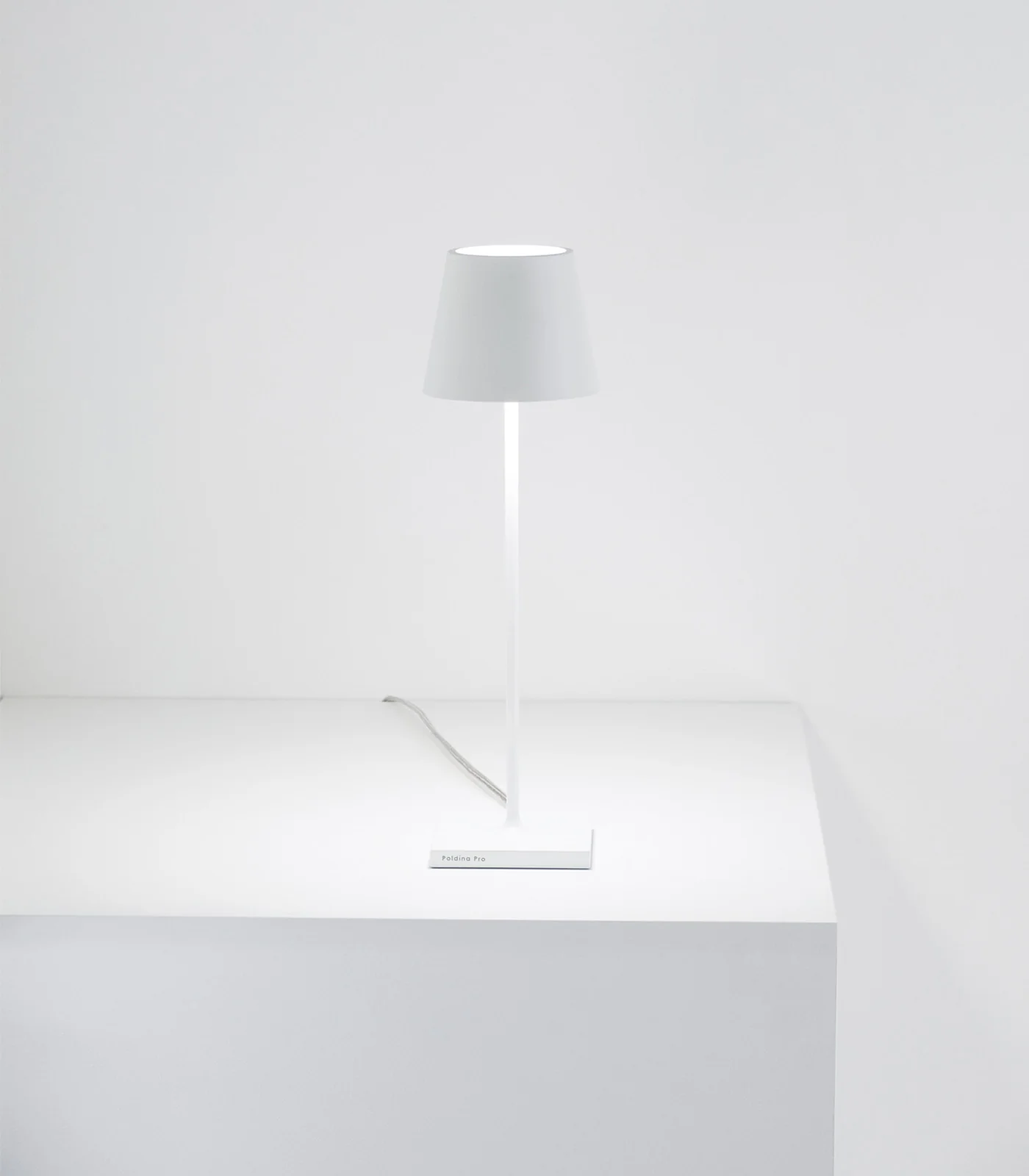 Poldina 230V Table Lamp - Image 4
