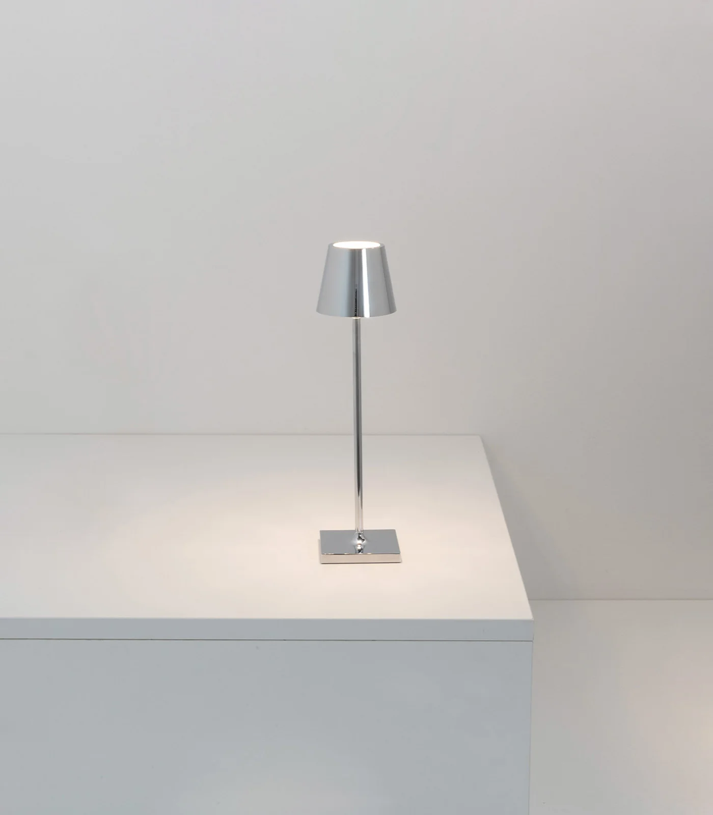 Poldina Micro Metallic Table Lamp - Image 3