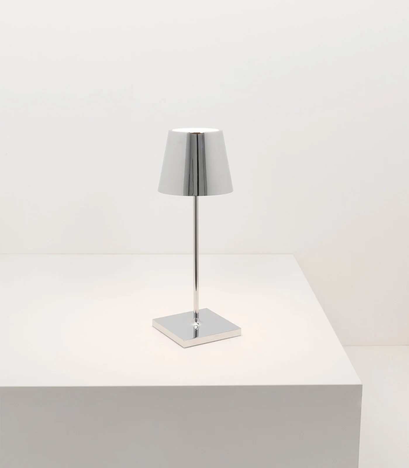 Poldina Mini Metallic Table Lamp