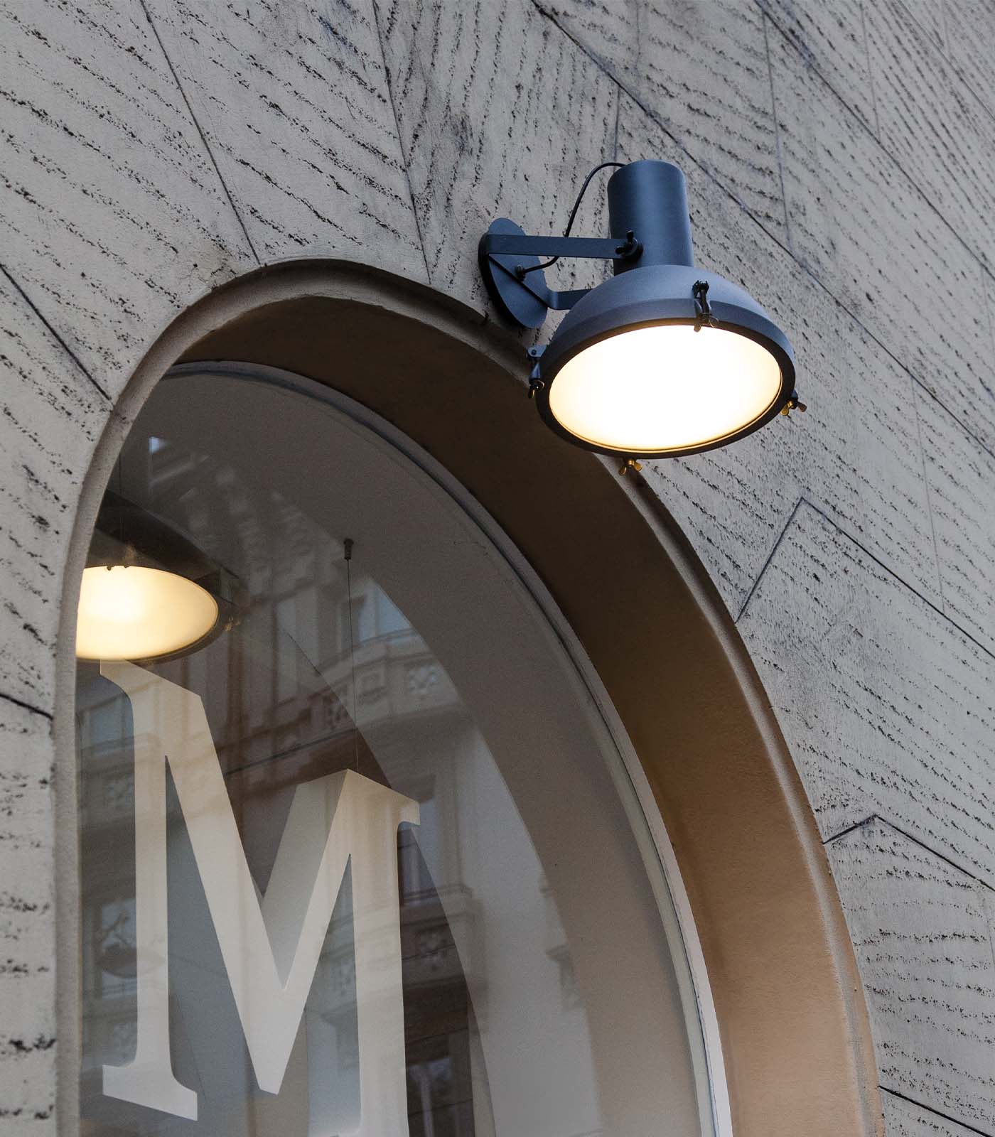 Projecteur Outdoor Wall/Ceiling Light - Image 2