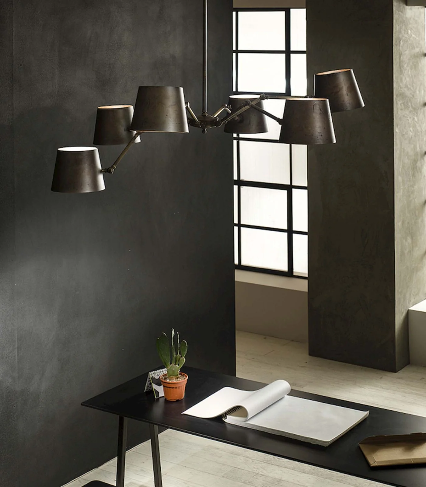Reporter Chandelier - Image 6