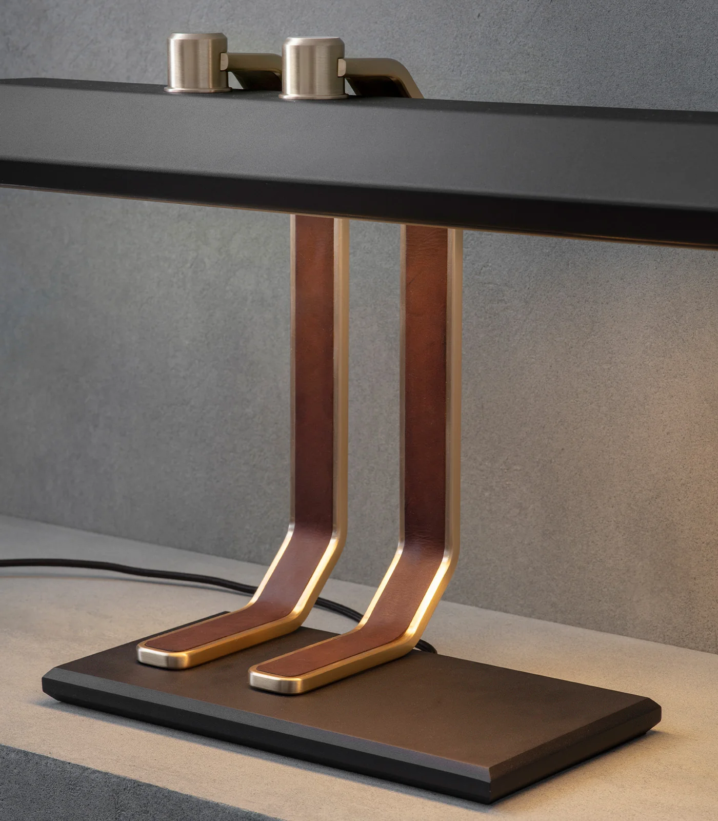 Rinato Console Table Lamp - Image 2