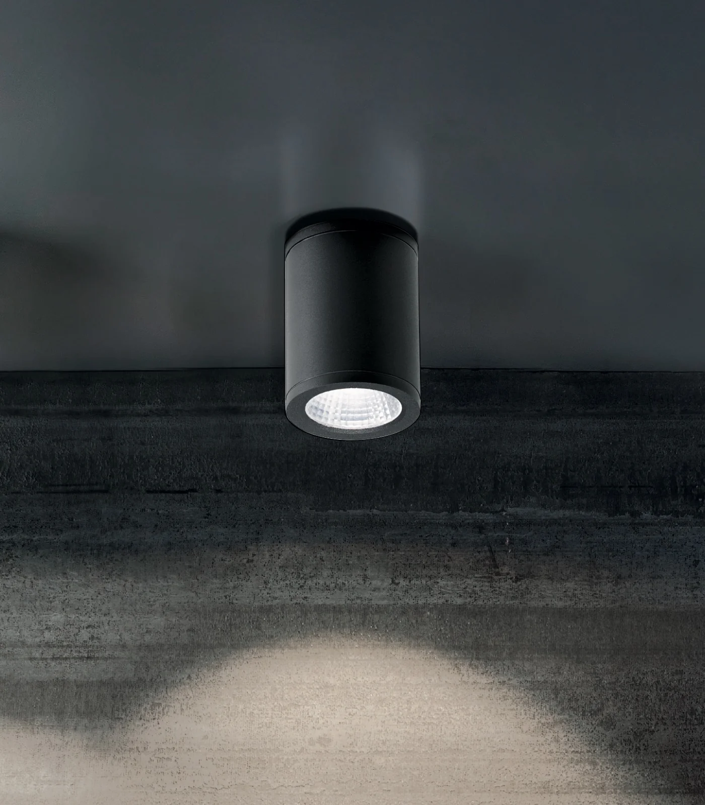 Sole Outdoor Ceiling Light - Image 4