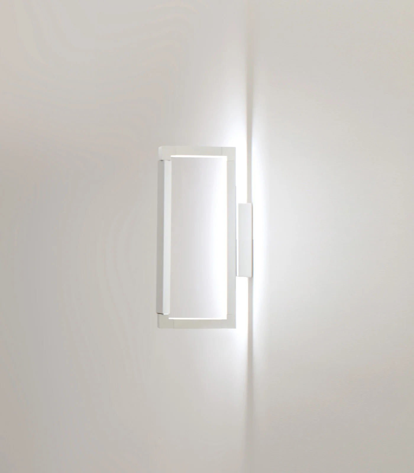 Spigolo Wall Light - Image 3