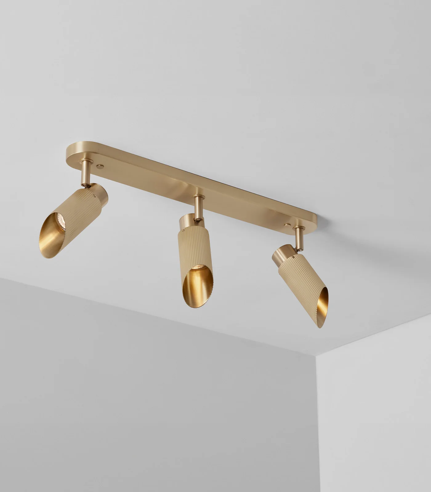 Spot Pro Triple Ceiling Light - Image 4