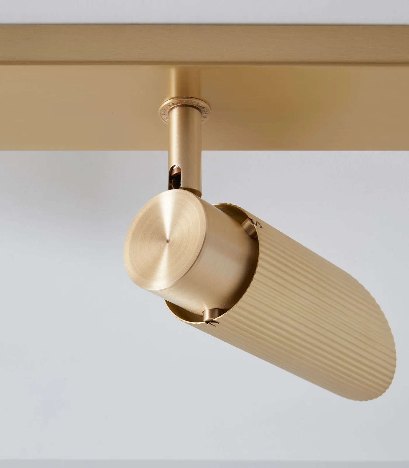 Spot Pro Triple Ceiling Light - Image 5
