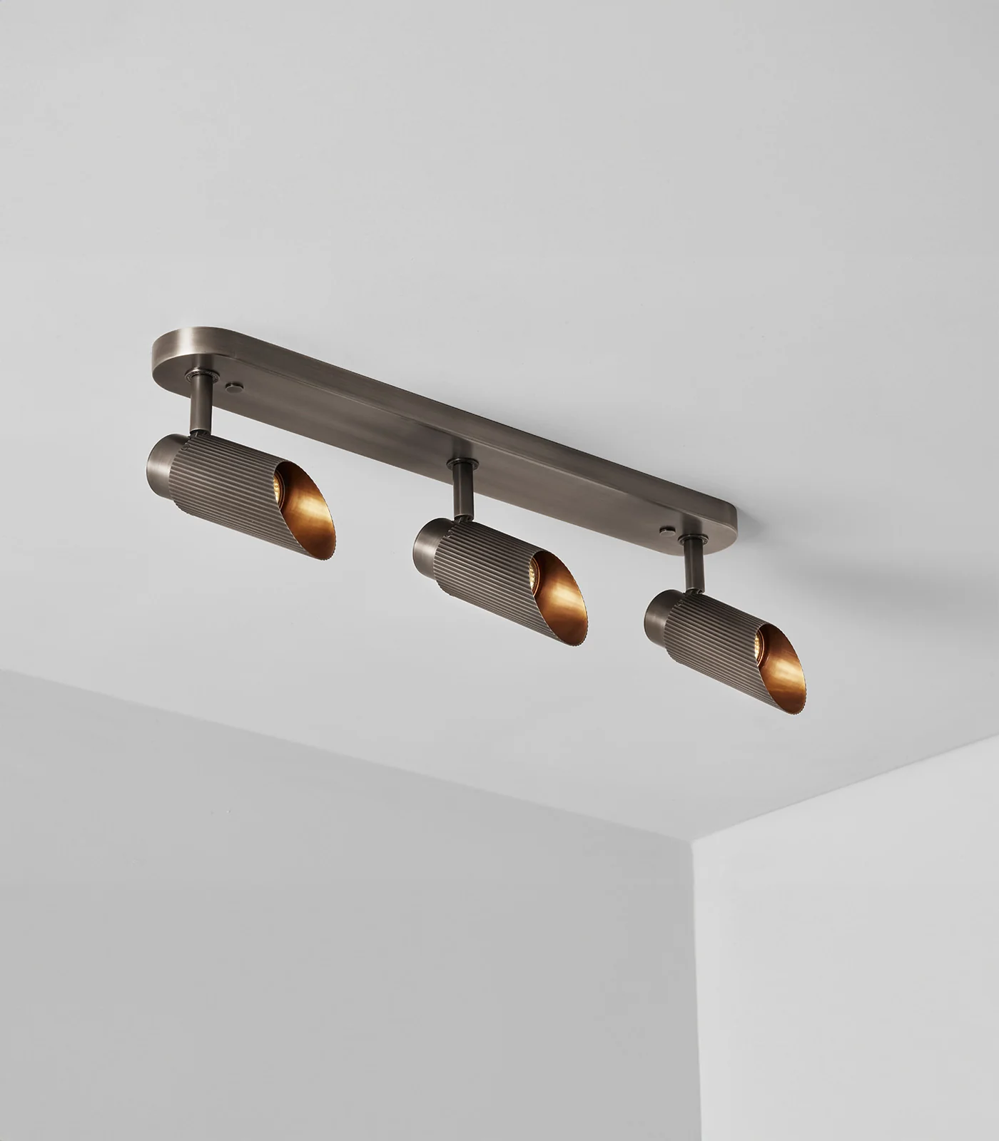 Spot Pro Triple Ceiling Light - Image 7