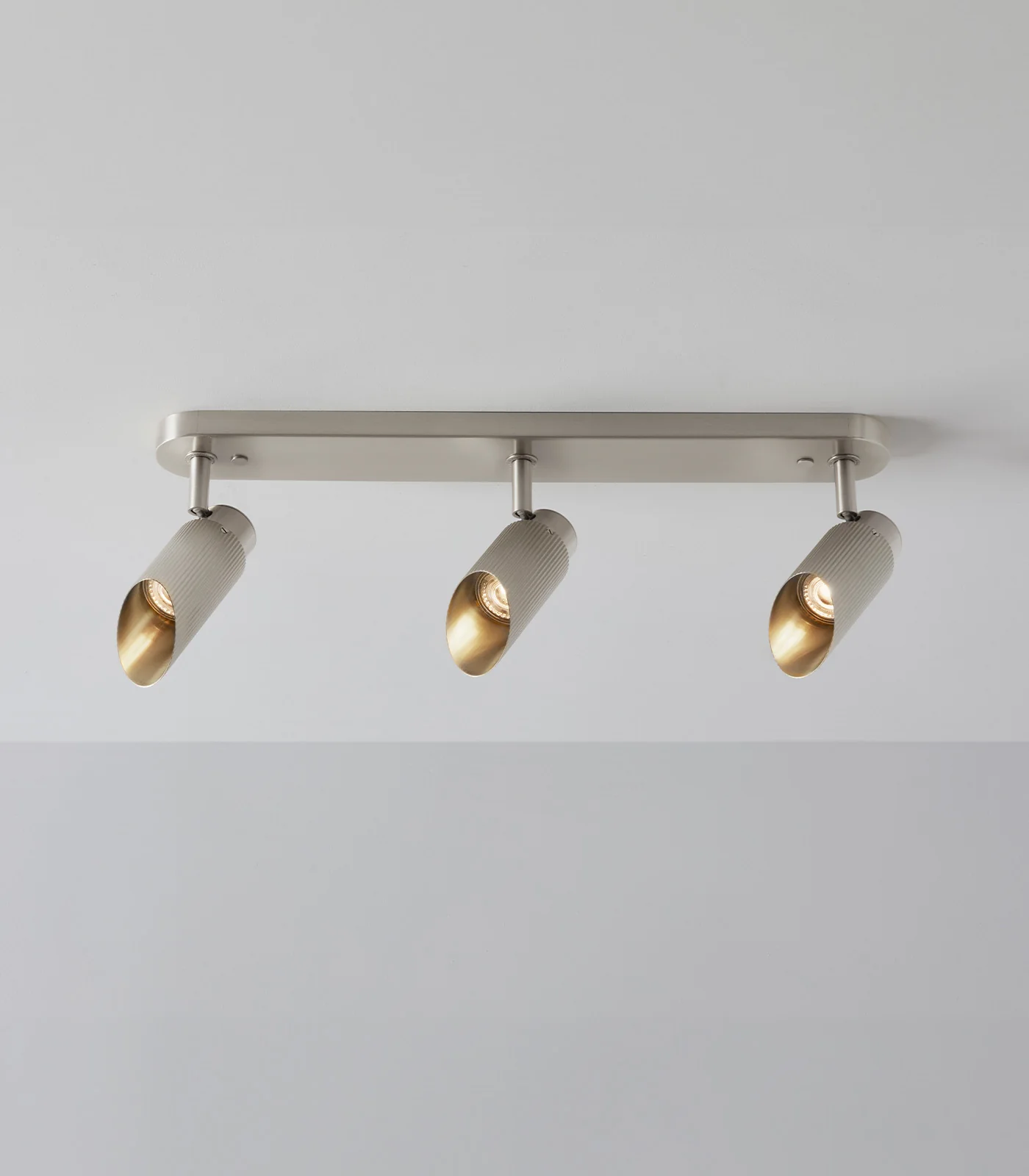 Spot Pro Triple Ceiling Light - Image 8