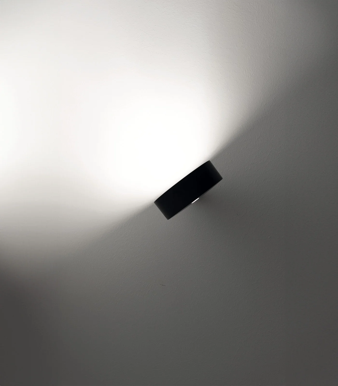 Super O Wall Light - Image 4