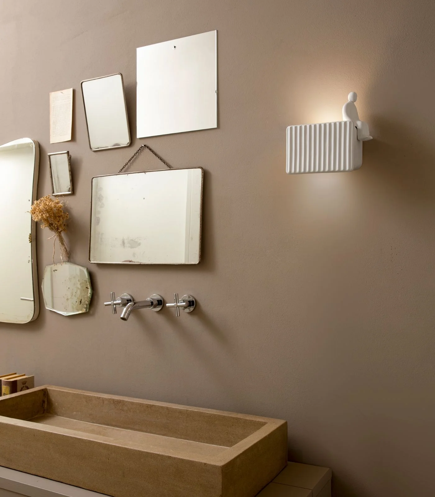 Umarell Wall Light - Image 3
